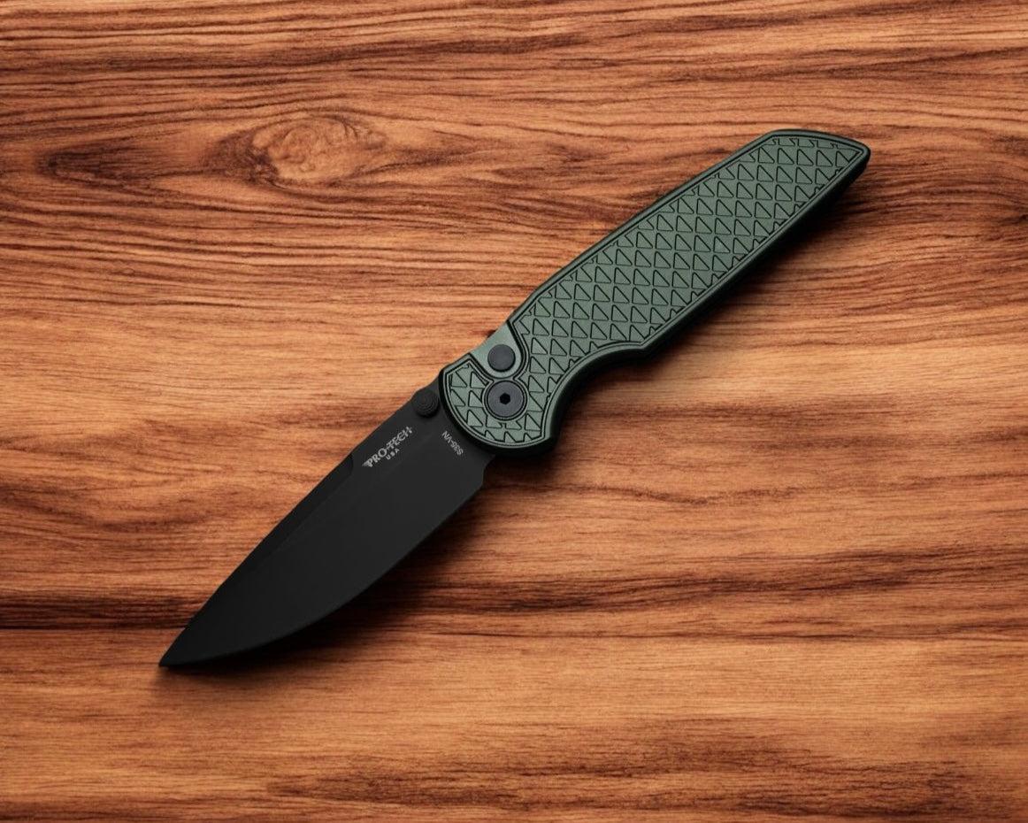 Pro-Tech-Pro-Tech TR-3 INTEGRITY Manual - Relic Textured Green Handle - DLC Black S35vn Blade - Black Wide Deep Carry Clip-Urban Cutlery