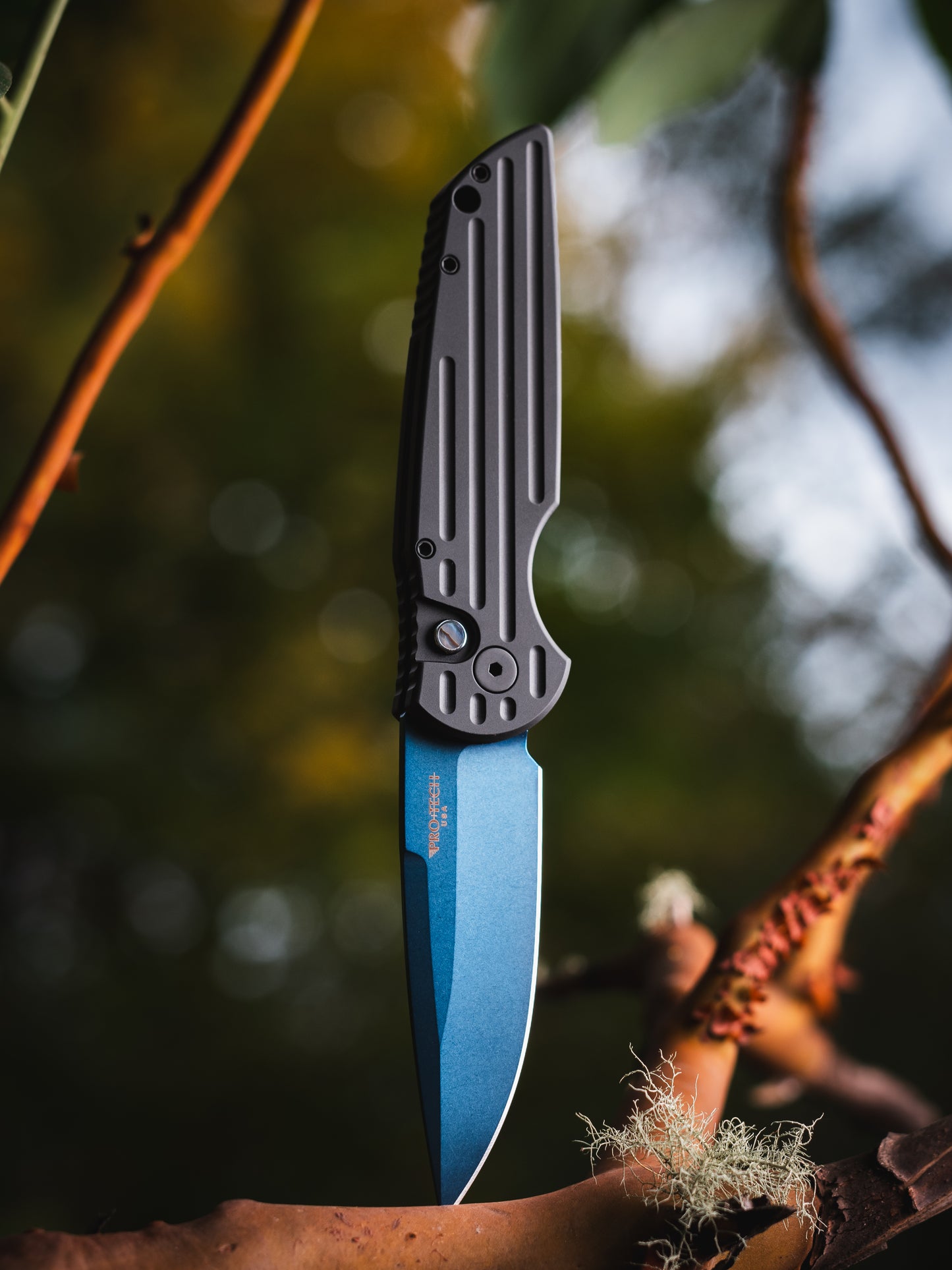 Pro-Tech-Pro-Tech TR-3.SB.MC TR-3 Tactical Response AUTO - Black w/ Groove Texture Handle - Sapphire MAGNACUT Blade - Abalone Button - All Black Hardware-4-Urban Cutlery