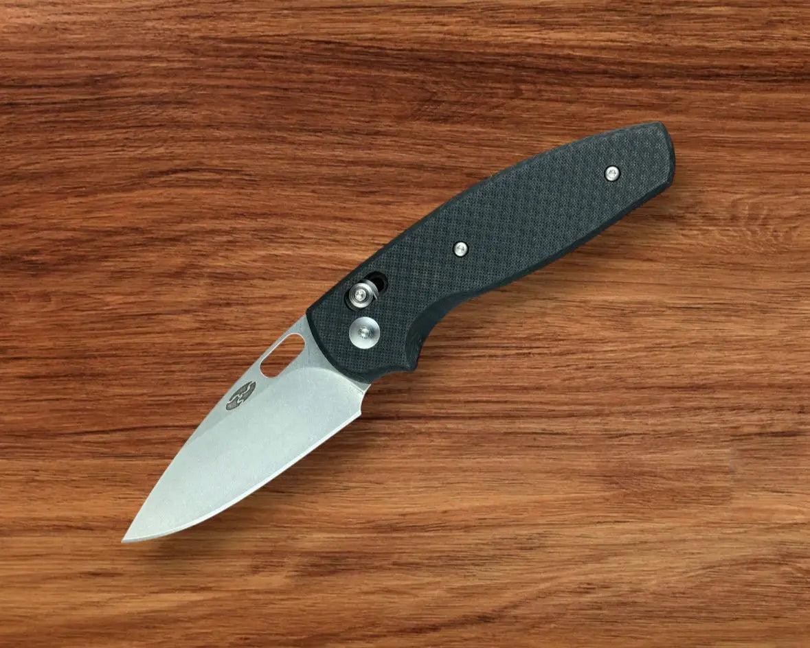 Three Rivers Mfg.-Three Rivers Mfg. (TRM) Bulldog - TEXTURED CARBON FIBER FLAT Handles - 20CV Blade-Urban Cutlery