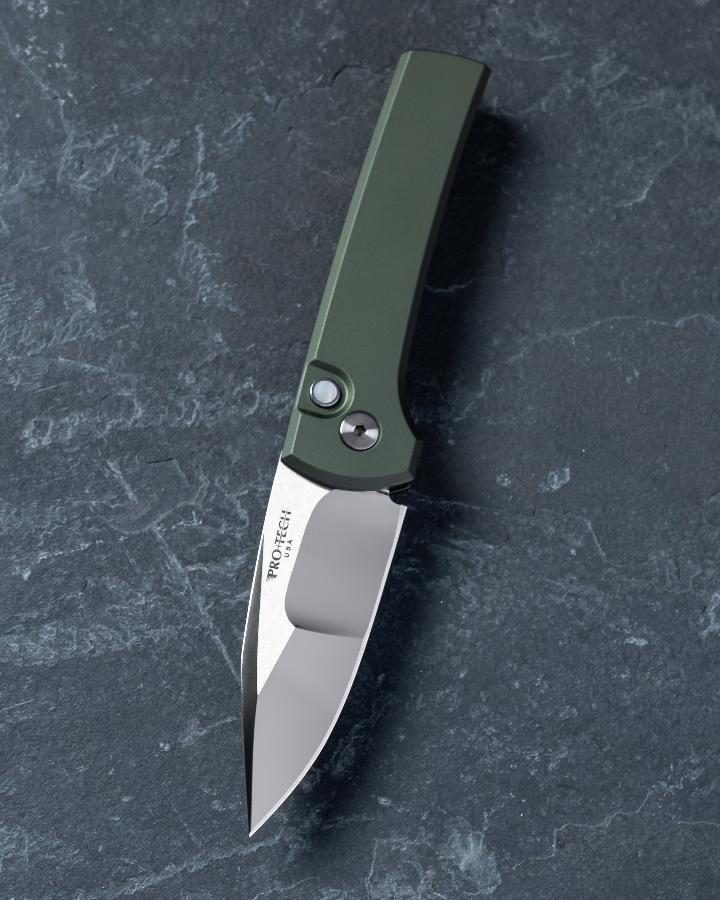 Pro-Tech Custom Scapegoat (2026 Scapegoat Compact Custom 003) Auto - Green Handle - Mike Irie Compound Ground Mirror Polish 154CM Blade - Black Lip Pearl Button