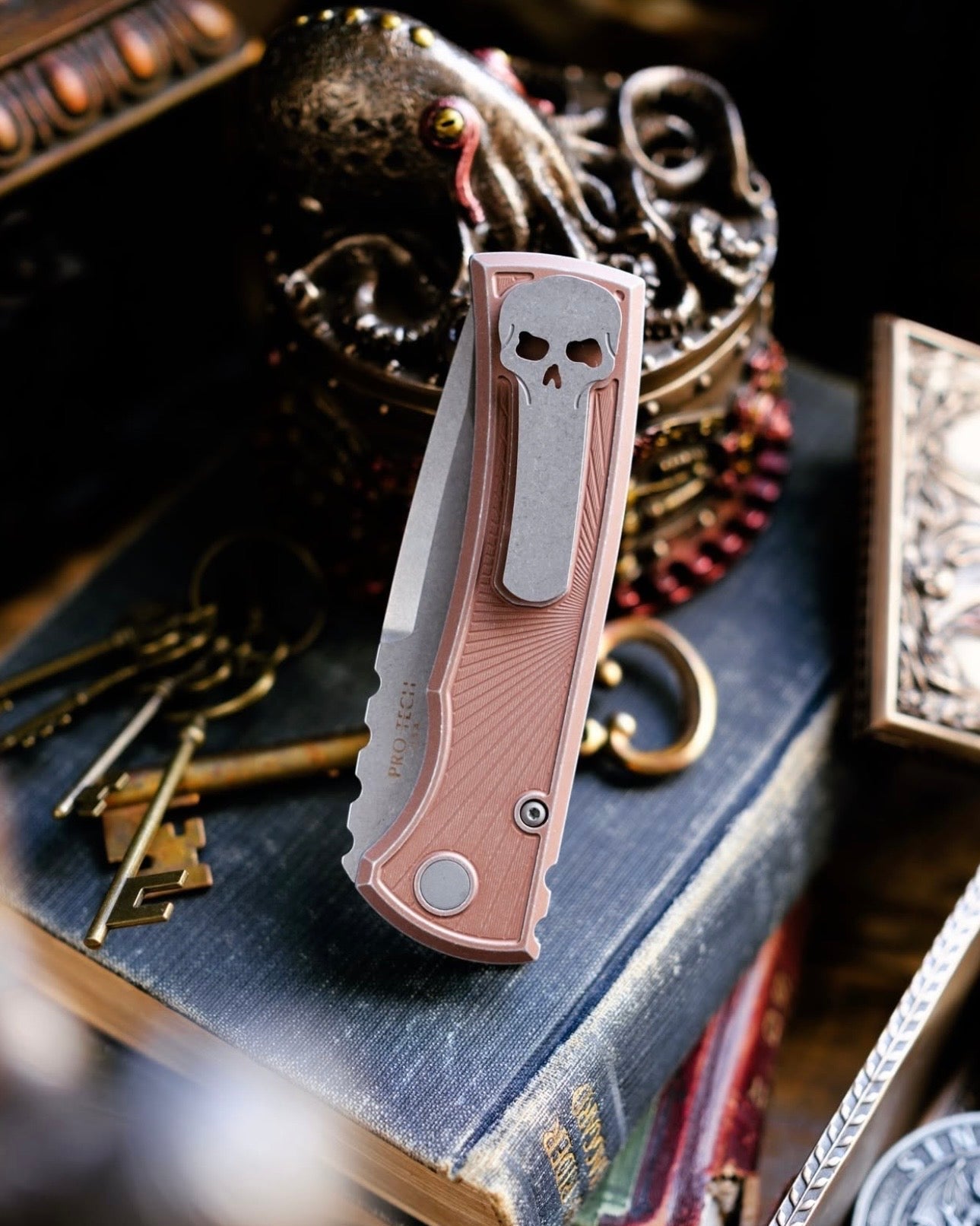 Chaves Knives-Chaves x Pro-Tech 229 Redencion Auto - Battle Worn FDE Key Milled Handles - Battle Worn Drop Point S35vn Blade-4-Urban Cutlery