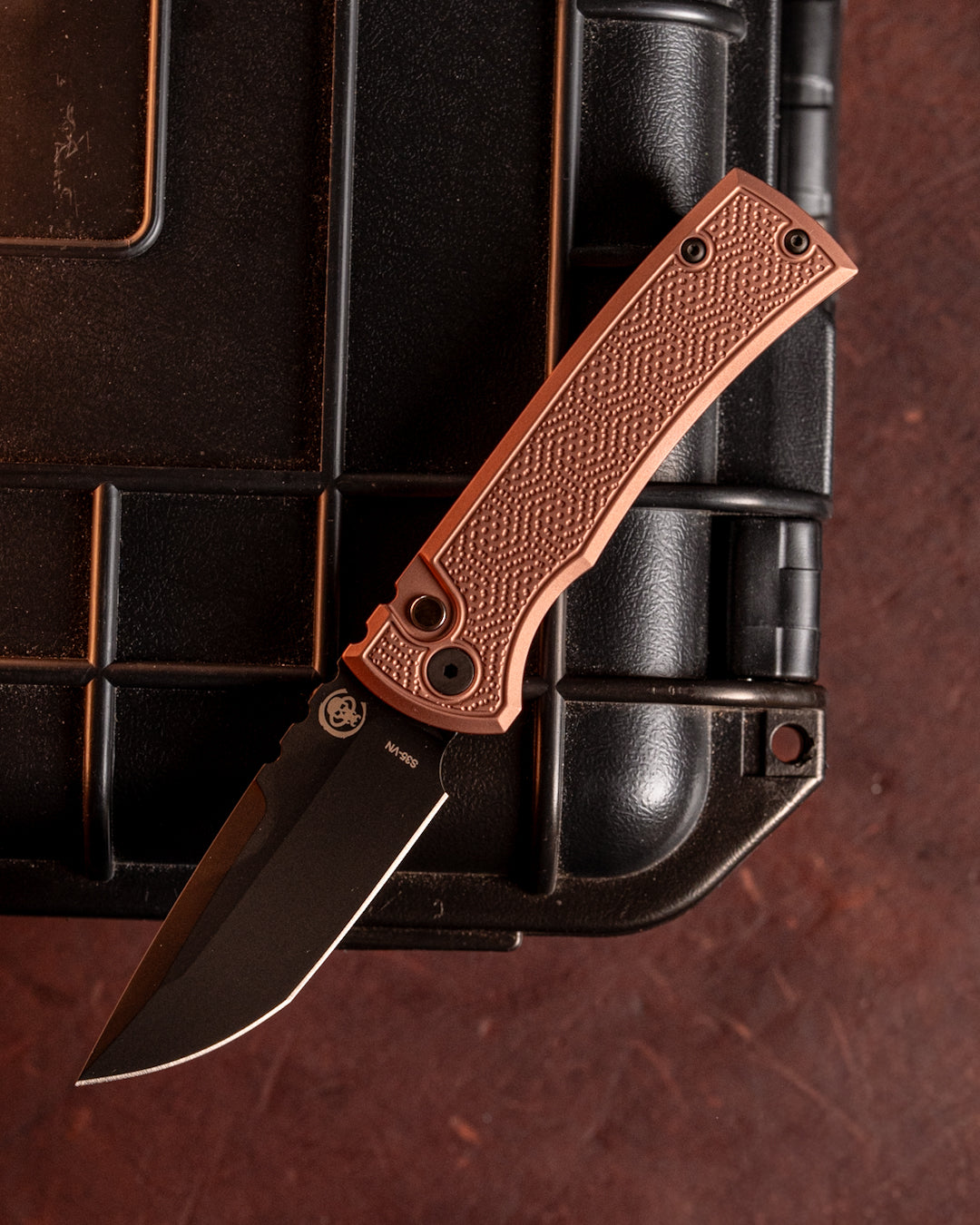 Chaves x ProTech 229 Redencion Auto - FDE Double Spiral Stipple Milled Handles - DLC S35vn Blade - Pearl Button