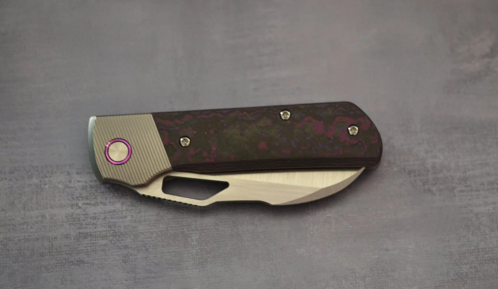 Divo Knives-Divo Stout V2 - RIGHTY - Purple Haze - Belt Satin Blade - Pre-Owned-4-Urban Cutlery