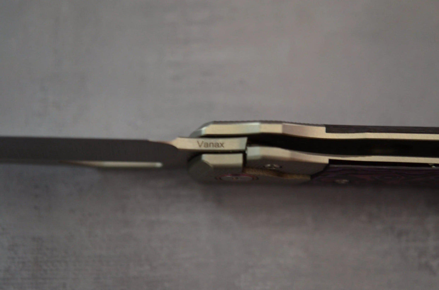 Divo Knives-Divo Stout V2 - RIGHTY - Purple Haze - Belt Satin Blade - Pre-Owned-Urban Cutlery