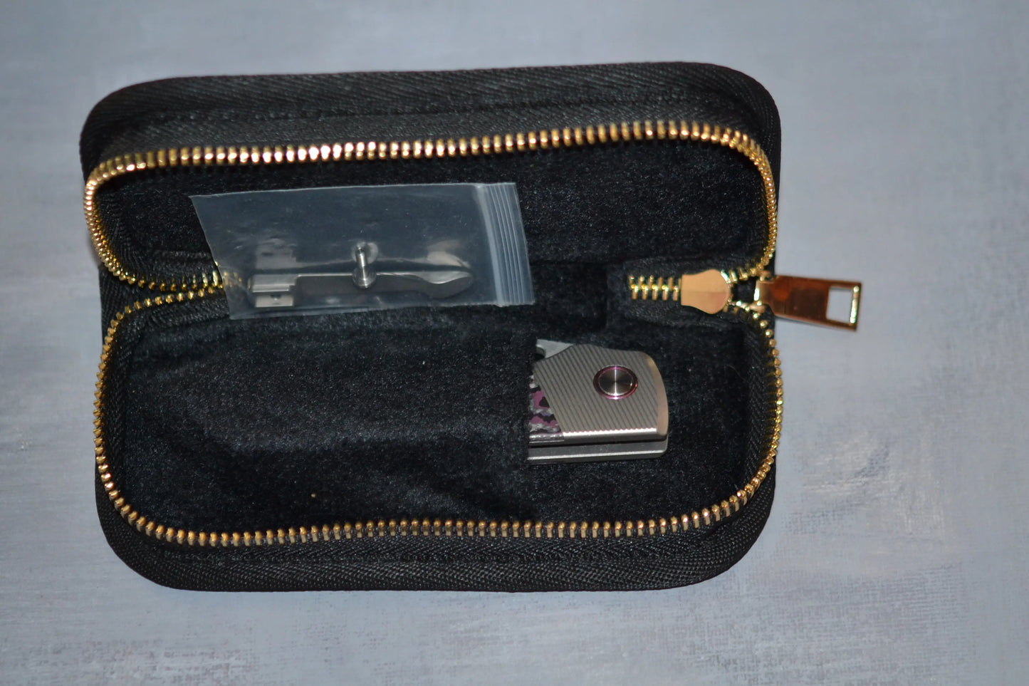 Divo Knives-Divo Stout V2 - RIGHTY - Purple Haze - Belt Satin Blade - Pre-Owned-Urban Cutlery