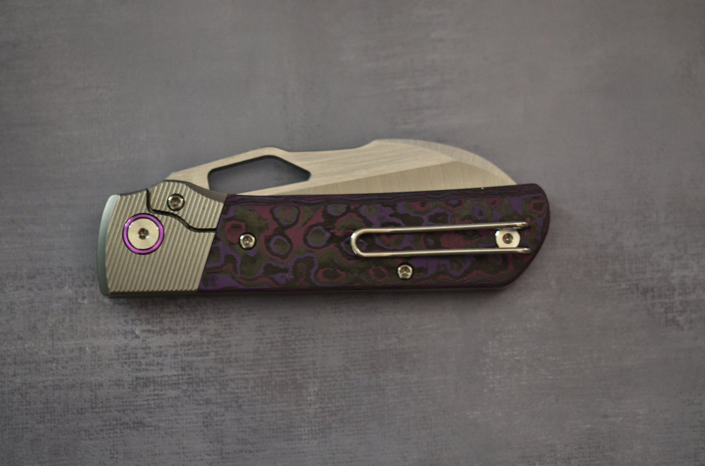 Divo Stout V2 - RIGHTY - Purple Haze - Belt Satin Blade - Pre-Owned Divo Knives Urban Cutlery & Lifestyle Shoppe