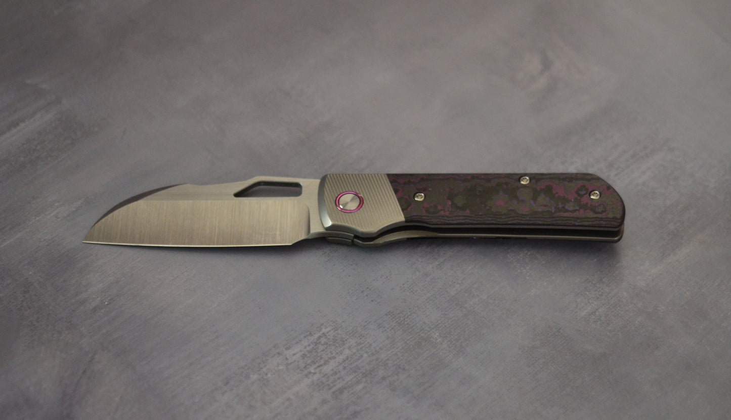 Divo Stout V2 - RIGHTY - Purple Haze - Belt Satin Blade - Pre-Owned Divo Knives Urban Cutlery & Lifestyle Shoppe