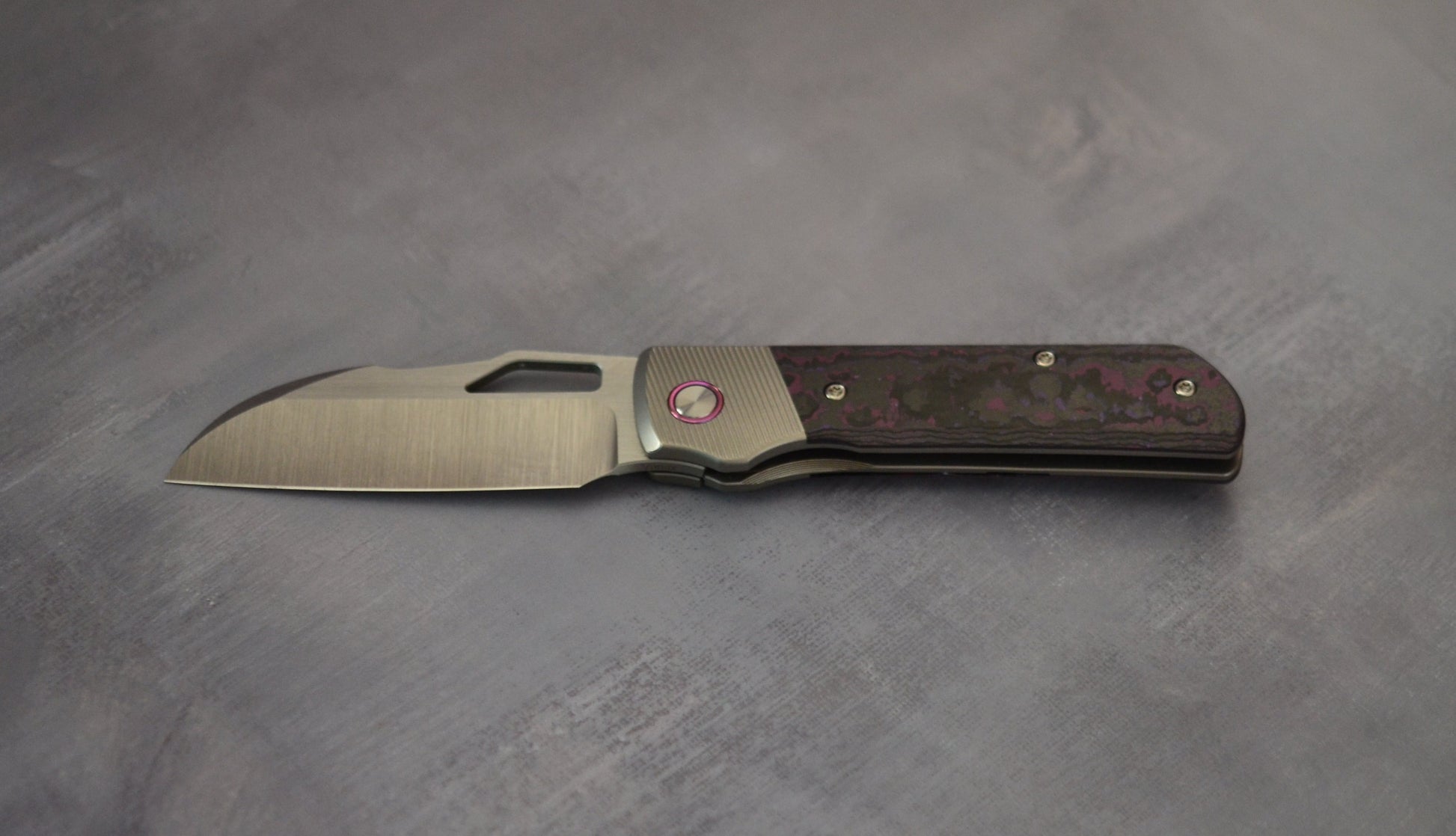 Divo Stout V2 - RIGHTY - Purple Haze - Belt Satin Blade - Pre-Owned Divo Knives Urban Cutlery & Lifestyle Shoppe