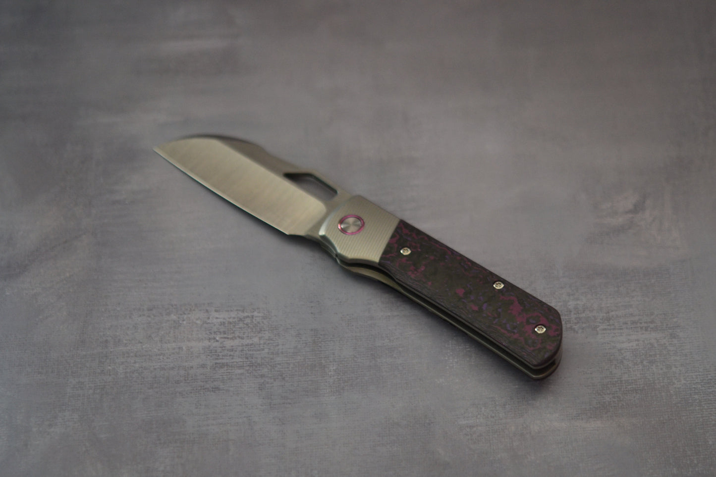 Divo Stout V2 - RIGHTY - Purple Haze - Belt Satin Blade - Pre-Owned Divo Knives Urban Cutlery & Lifestyle Shoppe