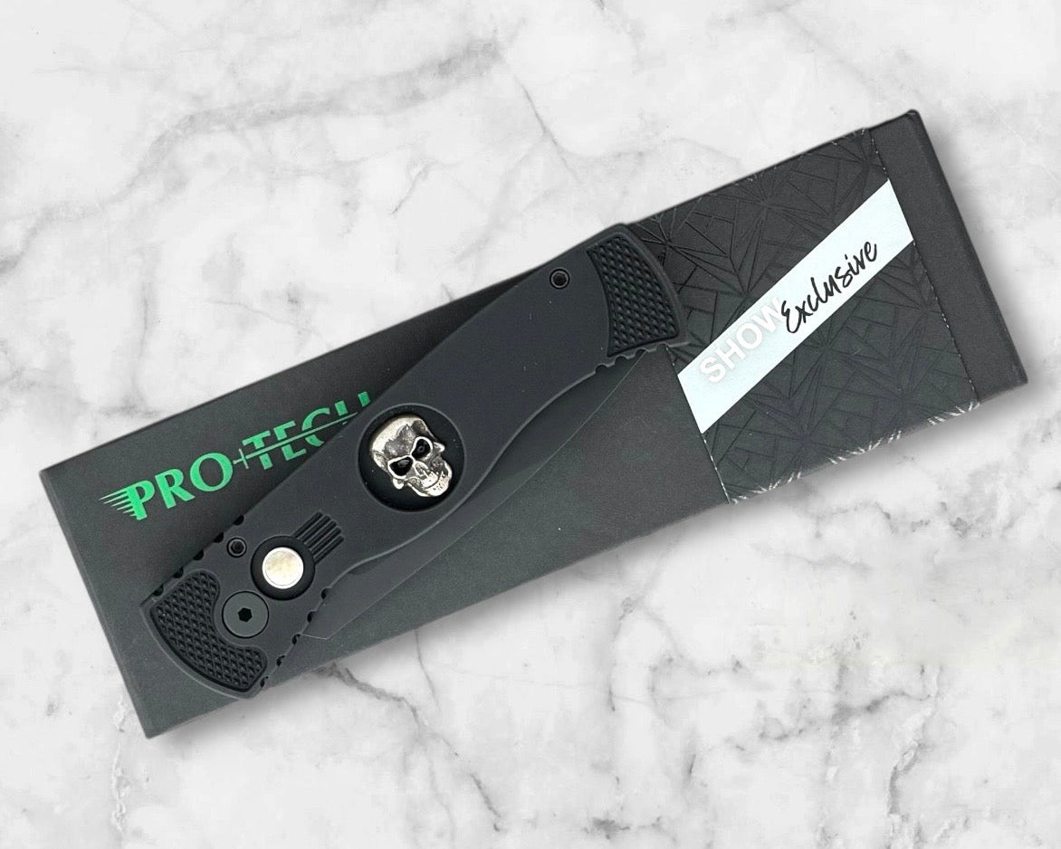 Pro-Tech 2025 F&F Show Exclusive SKULL Ltd. Edition TR-2 AUTO - Black Aluminum handle, Bruce Shaw designed sterling silver skull - Black Magnacut Blade - Pearl Button