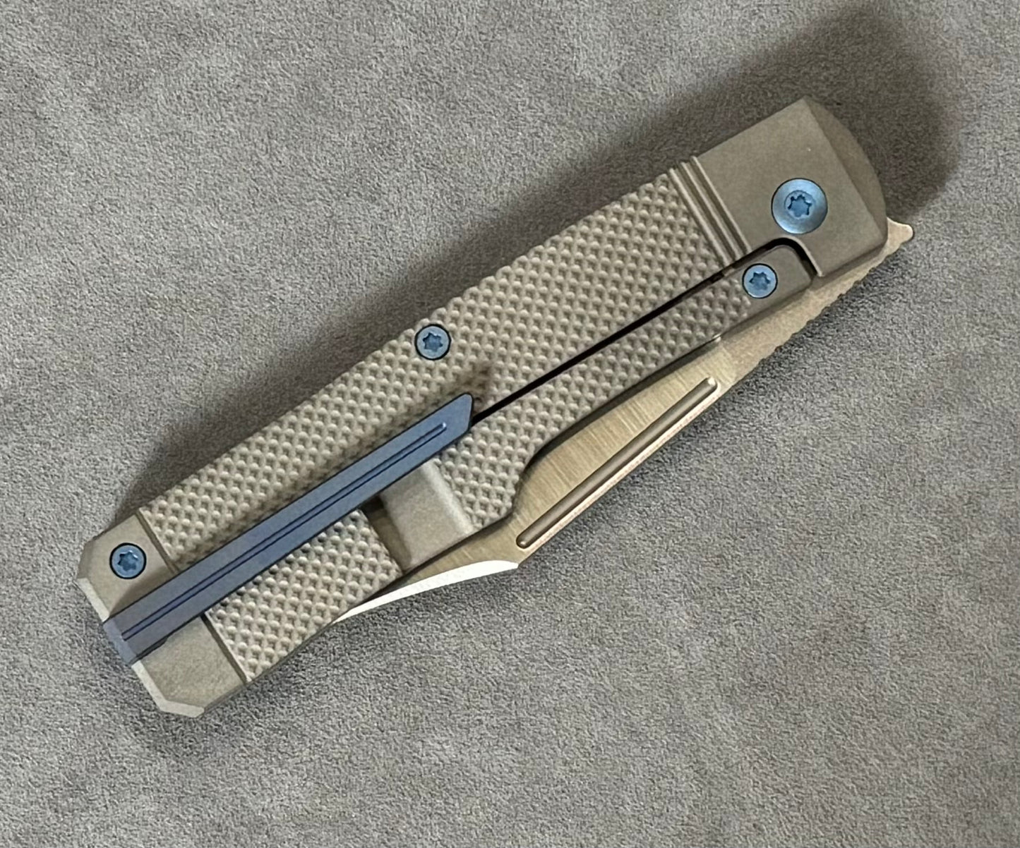 Jack Wolf Knives - GUNSLINGER JACK - TITANIUM CHECKERED Jack Wolf Knives Urban Cutlery & Lifestyle Shoppe