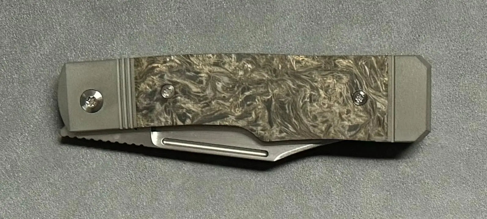 Jack Wolf Knives-Jack Wolf Knives - GUNSLINGER JACK - FAT CARBON DARK MATTER GOLD HAND SATIN-11-Urban Cutlery