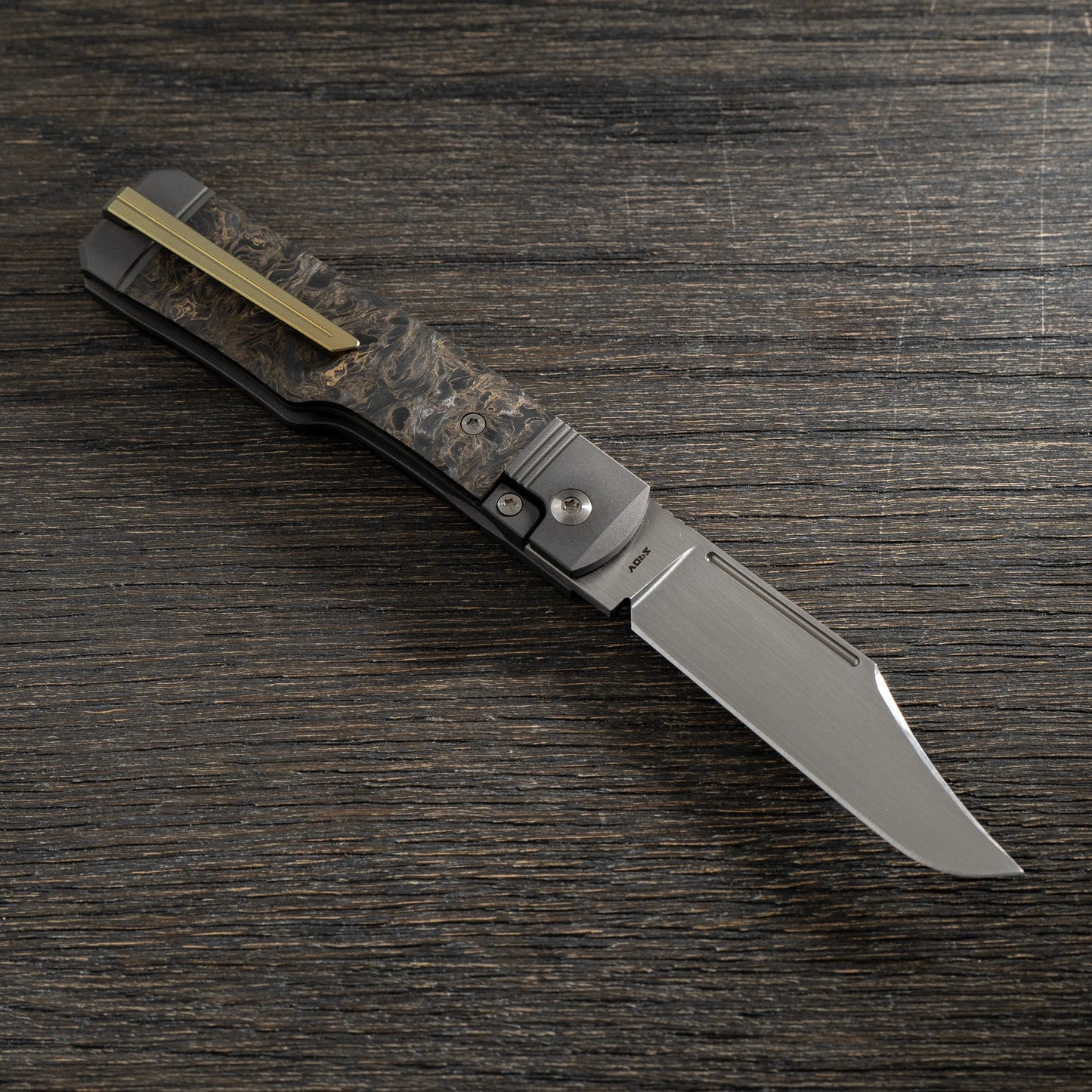 Jack Wolf Knives-Jack Wolf Knives - GUNSLINGER JACK - FAT CARBON DARK MATTER GOLD HAND SATIN-2-Urban Cutlery