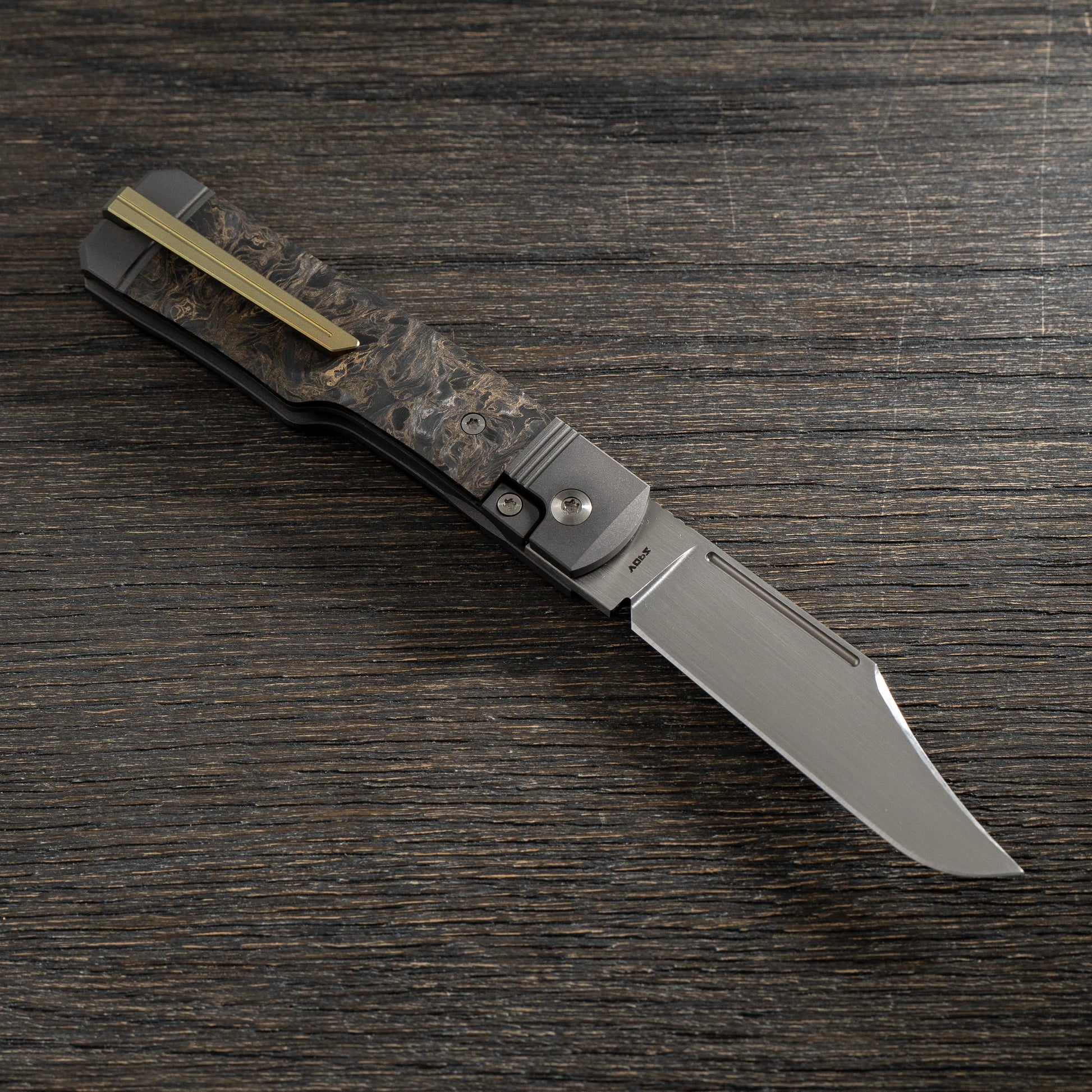 Jack Wolf Knives-Jack Wolf Knives - GUNSLINGER JACK - FAT CARBON DARK MATTER GOLD HAND SATIN-2-Urban Cutlery