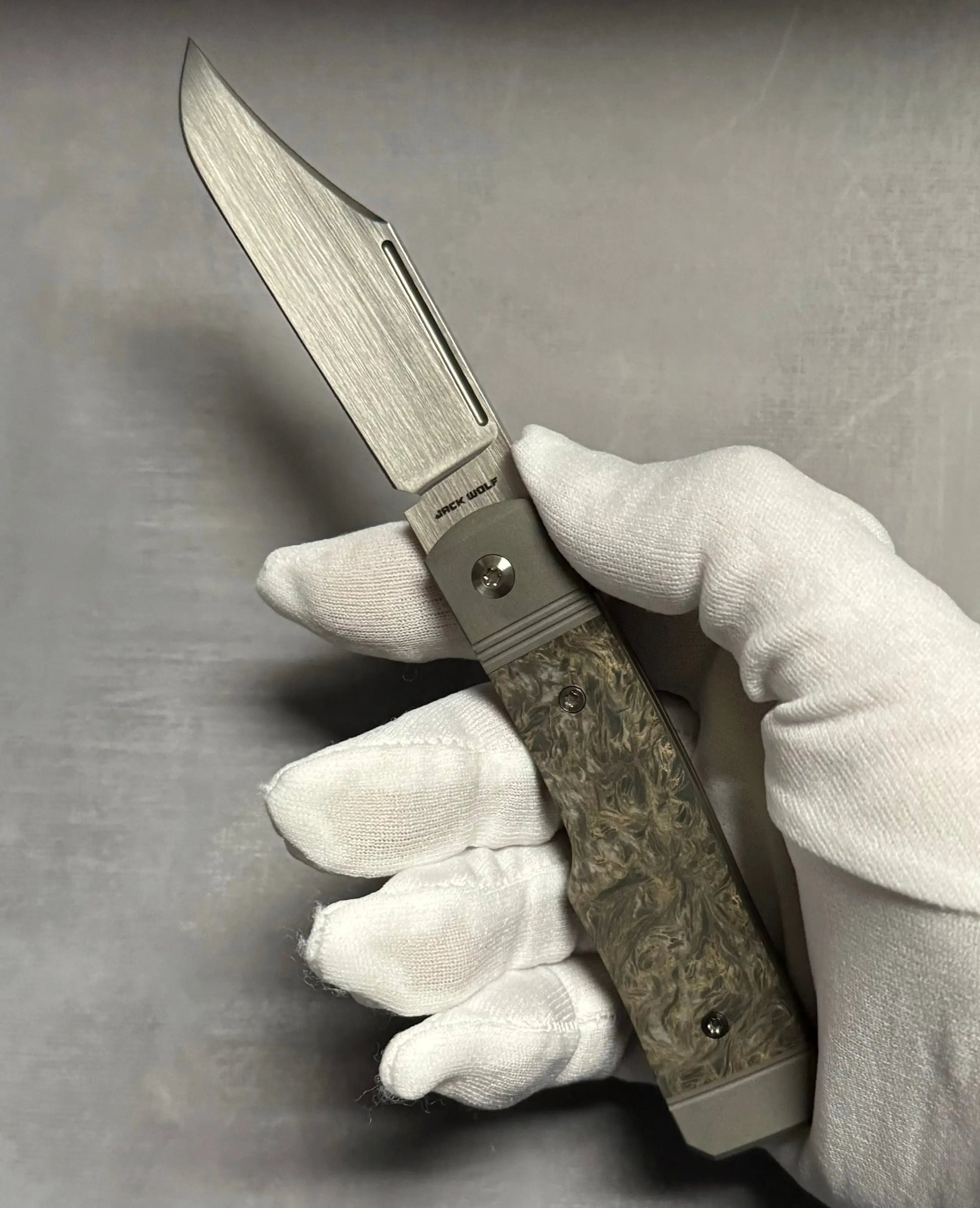 Jack Wolf Knives-Jack Wolf Knives - GUNSLINGER JACK - FAT CARBON DARK MATTER GOLD HAND SATIN-8-Urban Cutlery