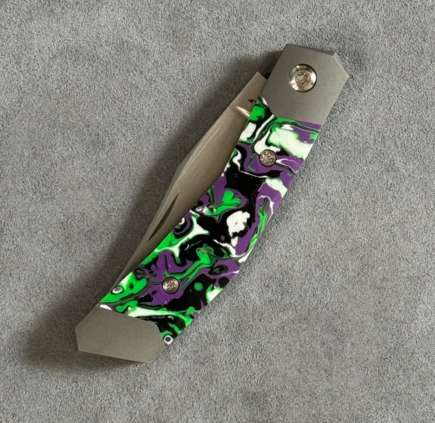 Jack Wolf Knives-Jack Wolf Knives - MINI CYBORG JACK - KAOTIC RESIN HAND SATIN-3-Urban Cutlery