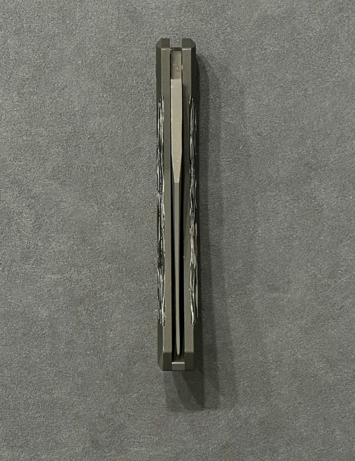 Jack Wolf Knives-Jack Wolf Knives - MINI CYBORG JACK - WHITE MARBLE CF BLAST AND TUMBLE-5-Urban Cutlery