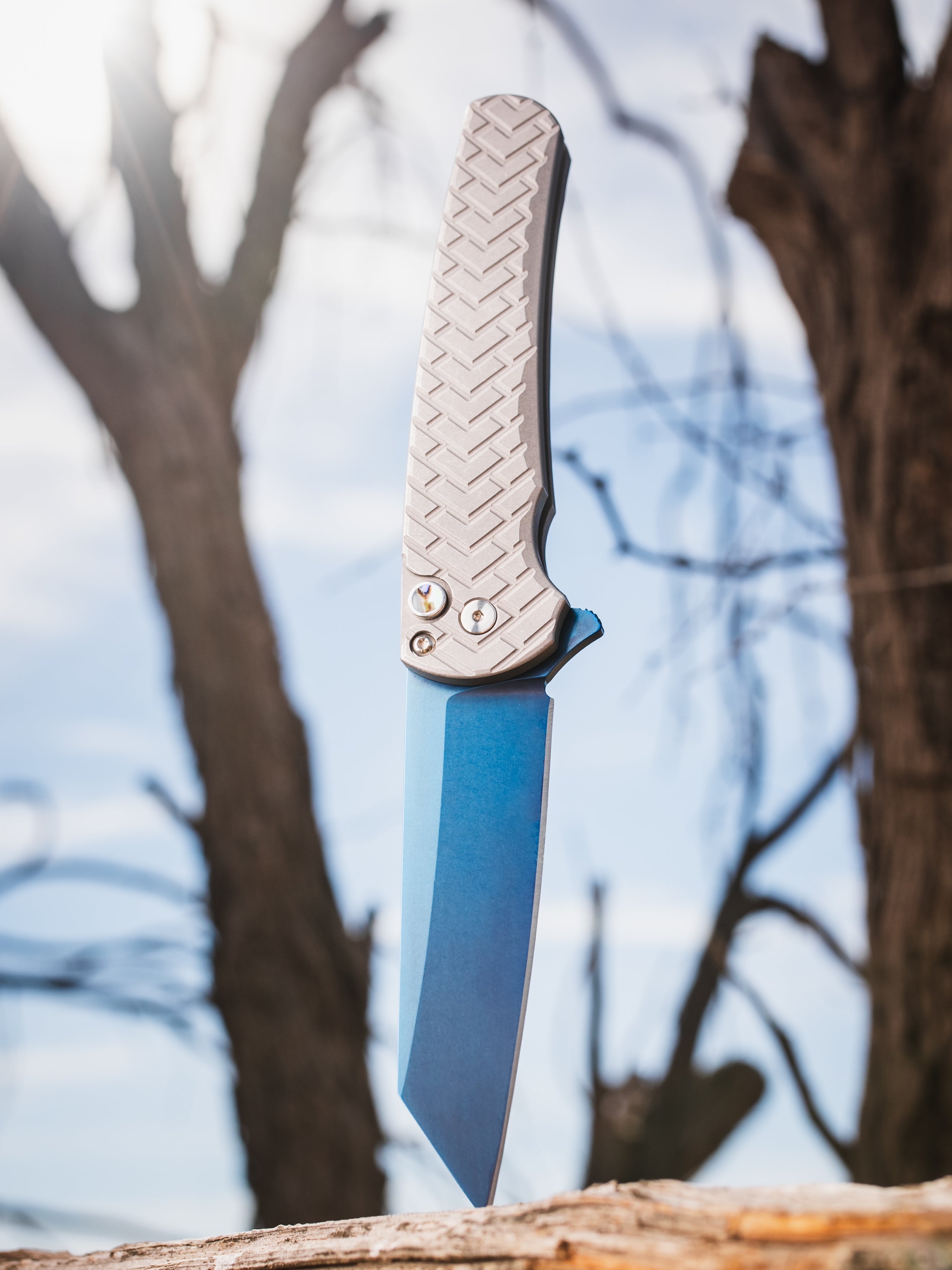 Pro-Tech Custom Malibu (2026 Malibu Custom 002) Blade Show Texas 2026 Exclusive Malibu - Stonewashed "Tread" Textured 17-4 Heat Treated Steel Handle - Sapphire Blue Magnacut Reverse Tanto Blade - Abalone Button - Satin Hardware /40