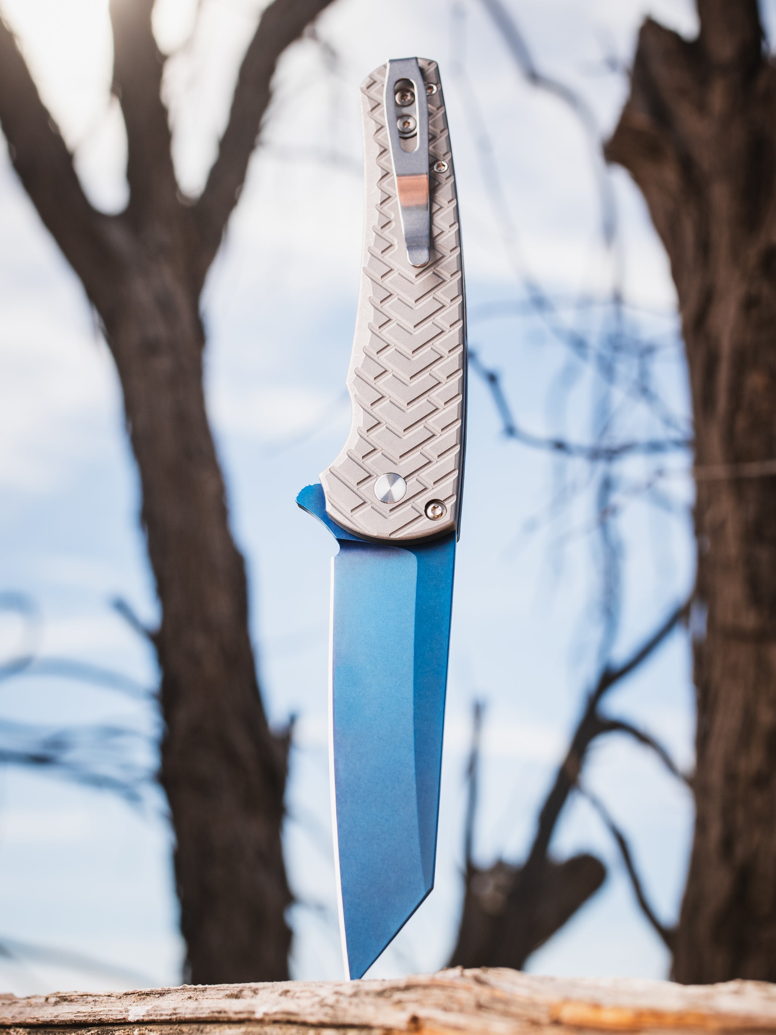 Pro-Tech Custom Malibu (2026 Malibu Custom 002) Blade Show Texas 2026 Exclusive Malibu - Stonewashed "Tread" Textured 17-4 Heat Treated Steel Handle - Sapphire Blue Magnacut Reverse Tanto Blade - Abalone Button - Satin Hardware /40
