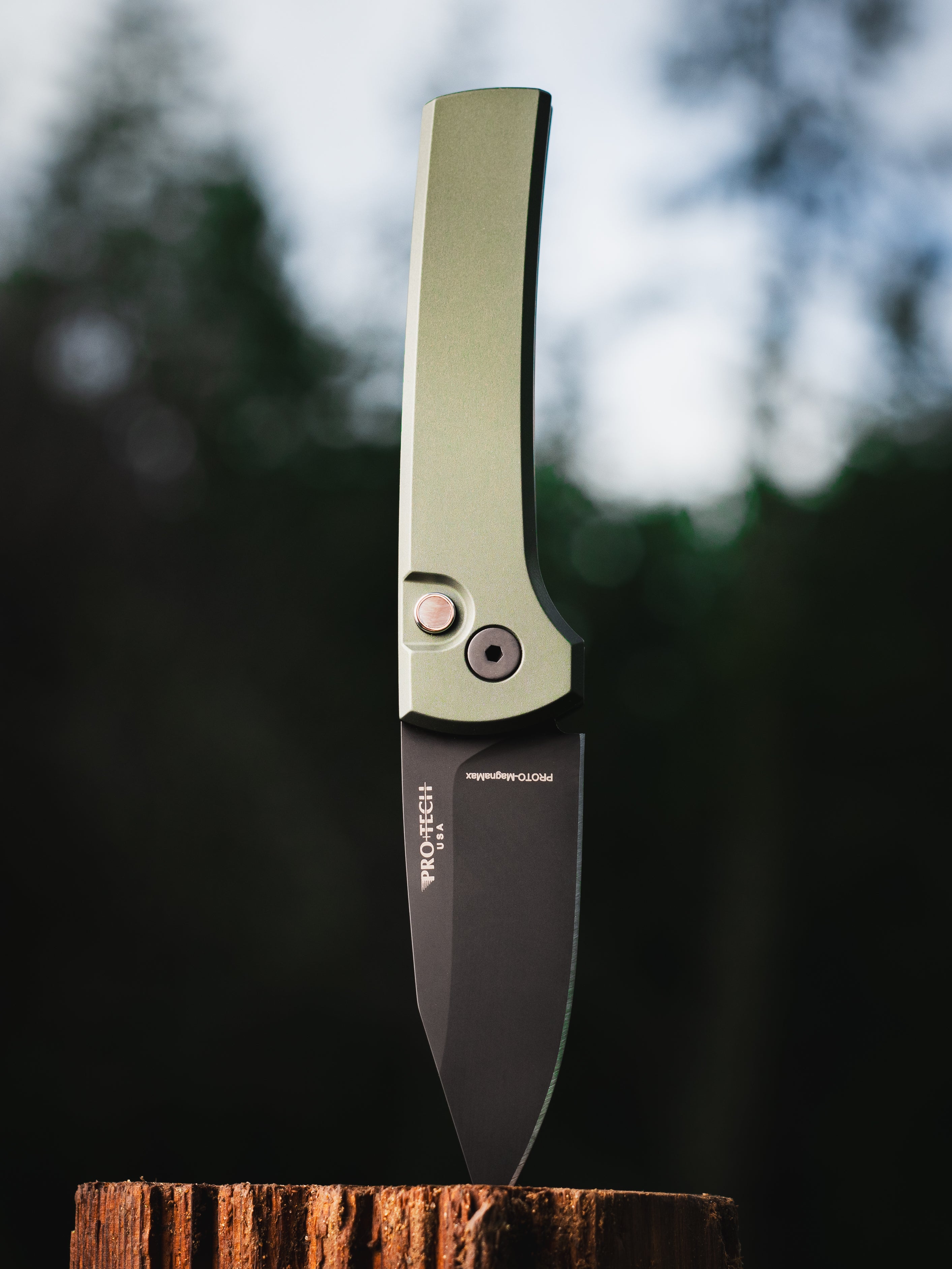 Pro-Tech x Chaves BST26.Scapegoat.1 Blade Show Texas 2026 Exclusive Scapegoat Auto - Solid Green Handles - DLC Black MAGNAMAX Blade - Black Lip Pearl Button