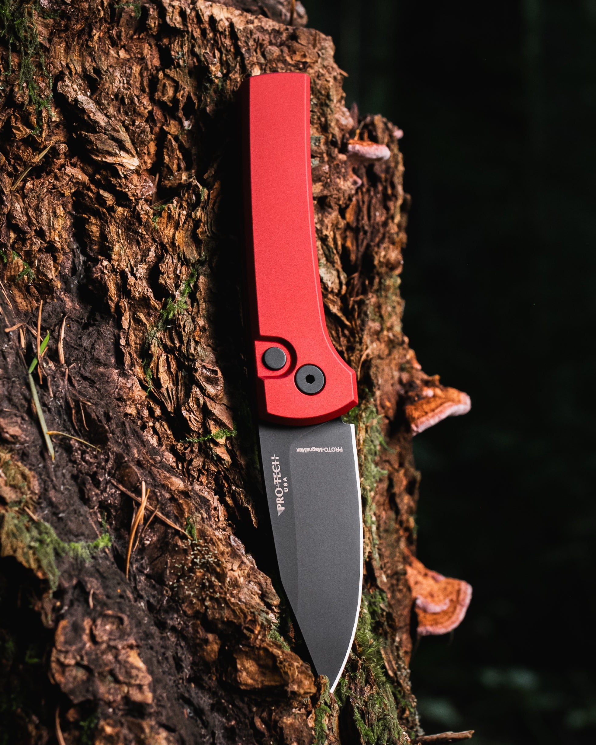 Chaves x ProTech Scapegoat RCS1103.Red Auto - Red Handles - DLC Black MAGNAMAX Blade - Black Hardware