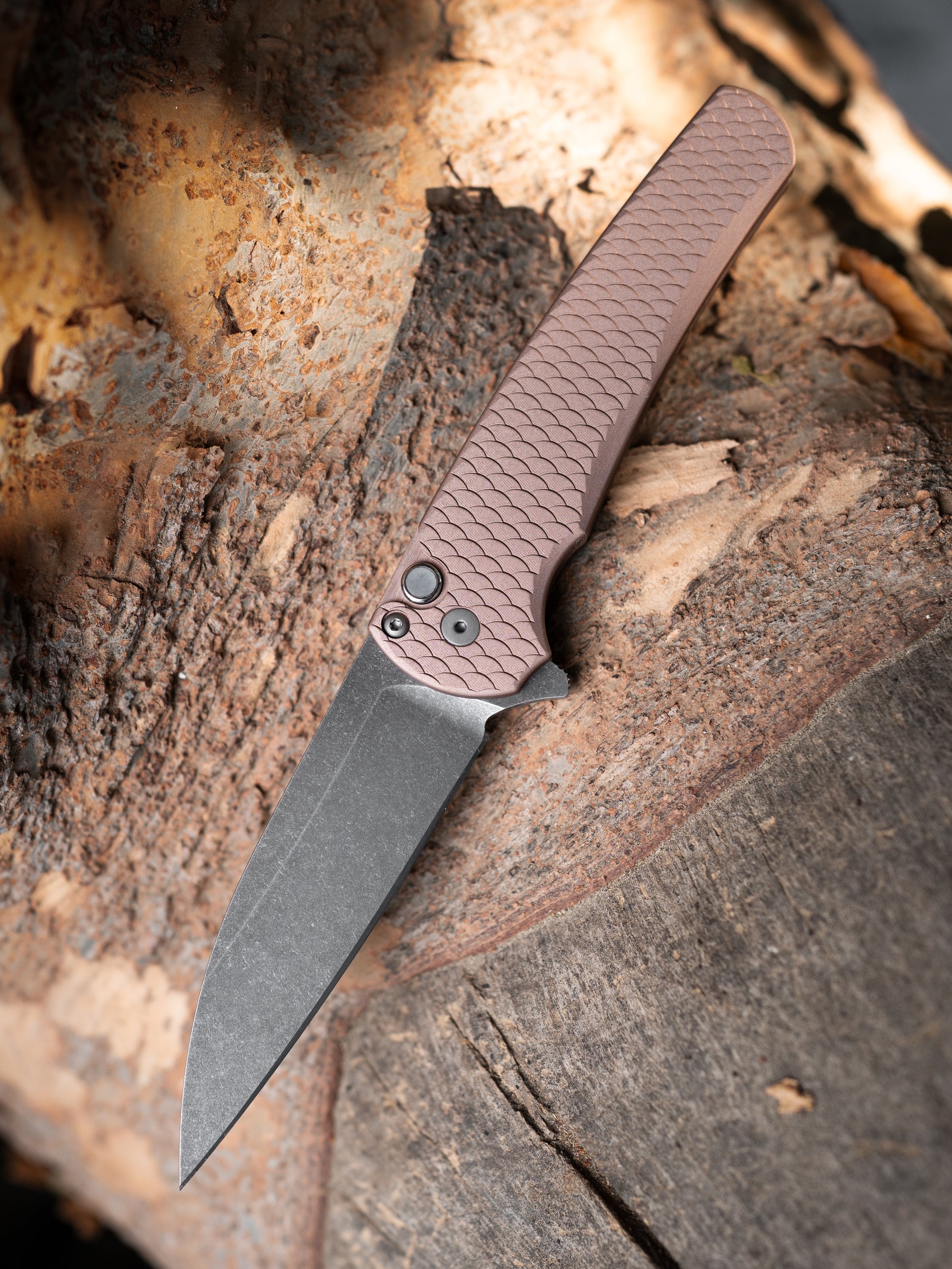 Pro-Tech-Pro-Tech 5336.LTD.AW.FDE Malibu - FDE 7075 "Dragon Scale" Handle - Acid Washed Wharncliffe Magnacut Blade - Black Lip Pearl Button - Blasted Hardware-Urban Cutlery