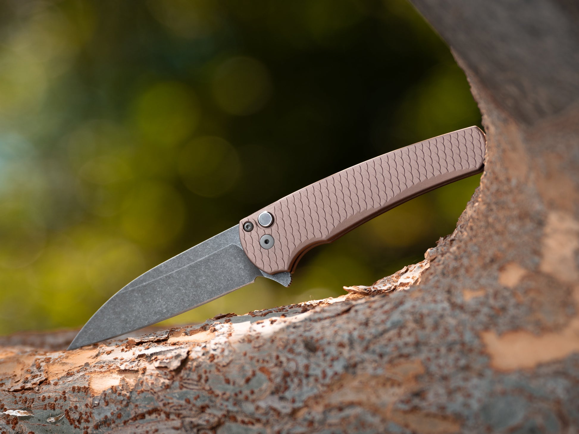 Pro-Tech-Pro-Tech 5336.LTD.AW.FDE Malibu - FDE 7075 "Dragon Scale" Handle - Acid Washed Wharncliffe Magnacut Blade - Black Lip Pearl Button - Blasted Hardware-Urban Cutlery