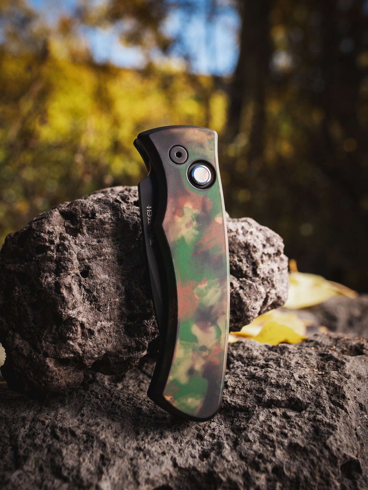 Pro-Tech-Pro-Tech DUKE2103.WOODLAND Duke AUTO - WOODLAND CAMO custom anodized 6061 Aluminum Handle - DLC Black Magnacut Blade - Black Lip Pearl Button - Black Hardware - Black Clip-Urban Cutlery