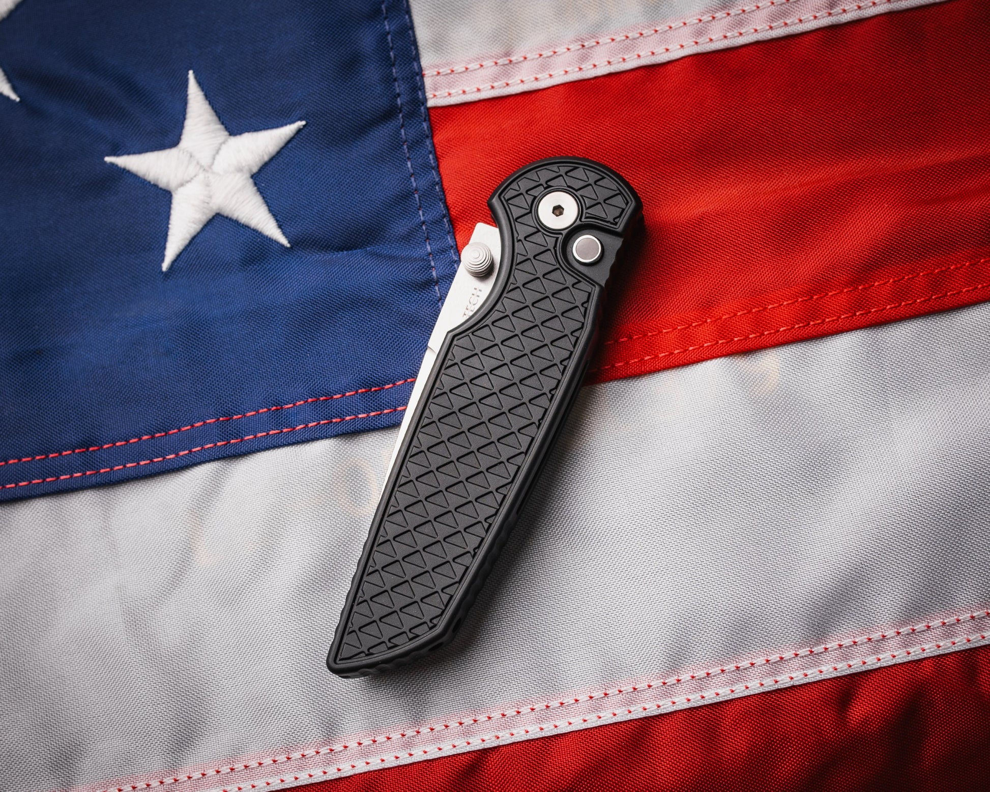 Pro-Tech-Pro-Tech INT1105.LTD TR-3 INTEGRITY Manual - Relic Textured Black Handle - Machine Satin MAGNACUT Blade - Black Lip Pearl Button - Satin Hardware-Urban Cutlery