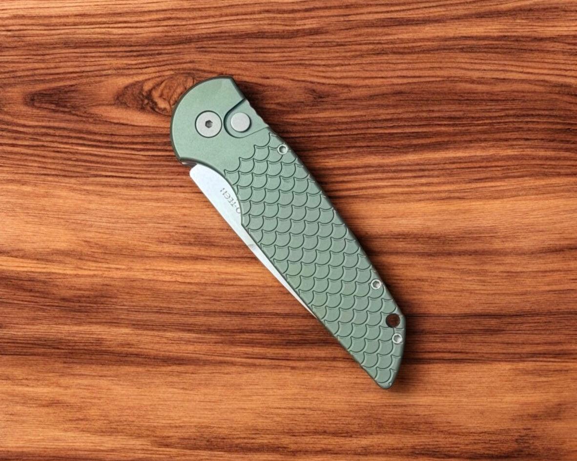 Pro-Tech-Pro-Tech TR-3 Auto - Green "Fish Scale" Handle - 2-Tone Stonewash 154cm Blade-4-Urban Cutlery