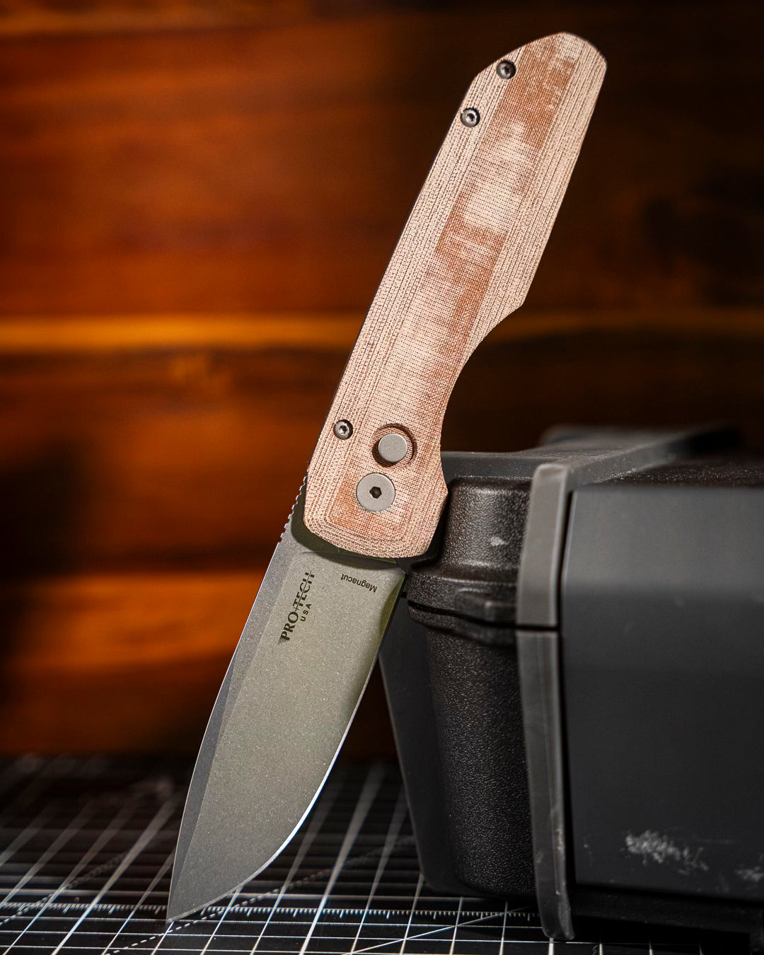 Pro-Tech-Pro-Tech VERO1211-NATURAL.Linen Vero Synapse Auto - Black Aluminum and Natural Linen Micarta Handle - Stonewash Magnacut Blade - Blasted Hardware - Machined Ti Clip-3-Urban Cutlery