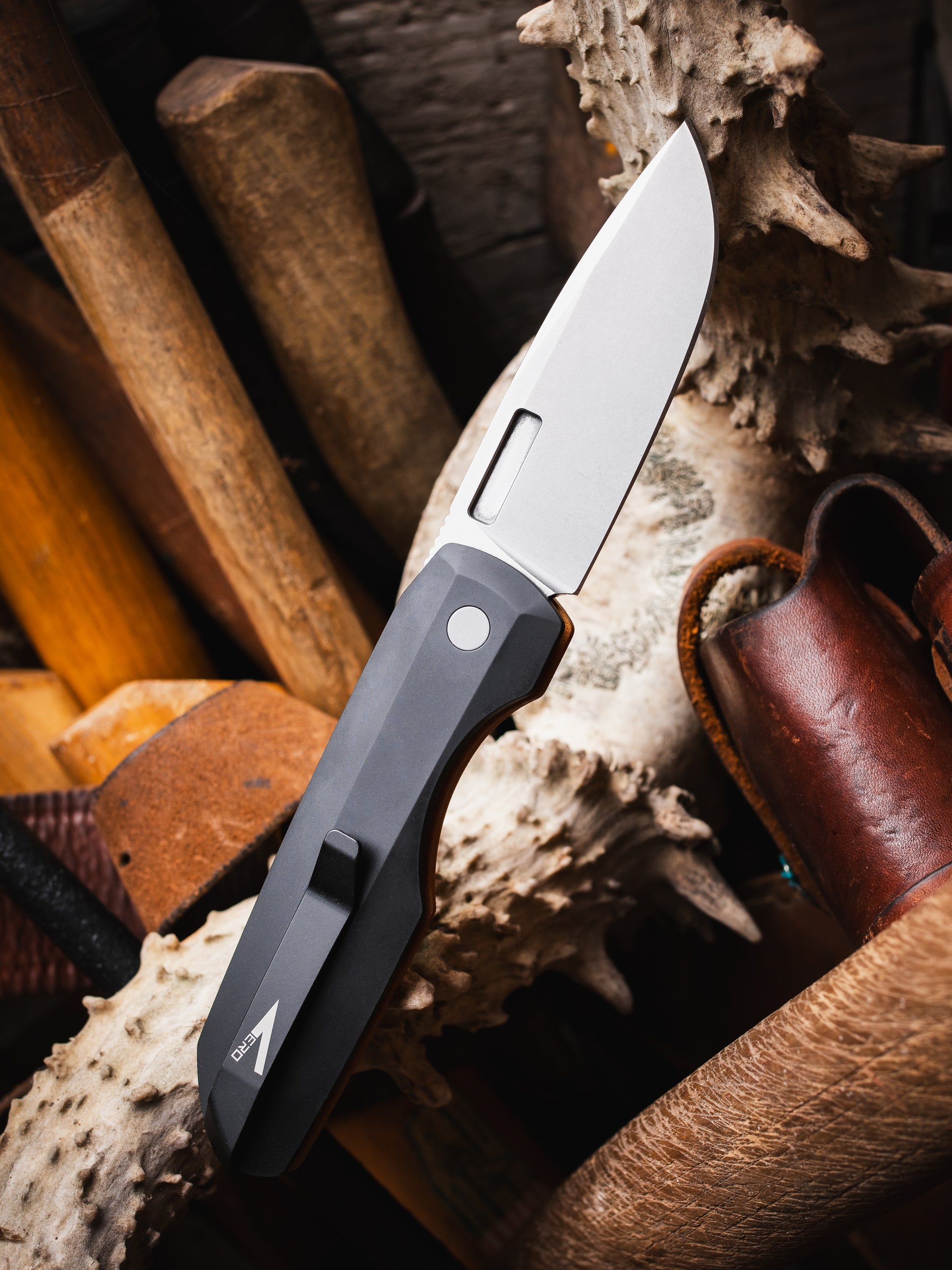 Pro-Tech-Pro-Tech VERO1211-NATURAL.Linen Vero Synapse Auto - Black Aluminum and Natural Linen Micarta Handle - Stonewash Magnacut Blade - Blasted Hardware - Machined Ti Clip-Urban Cutlery