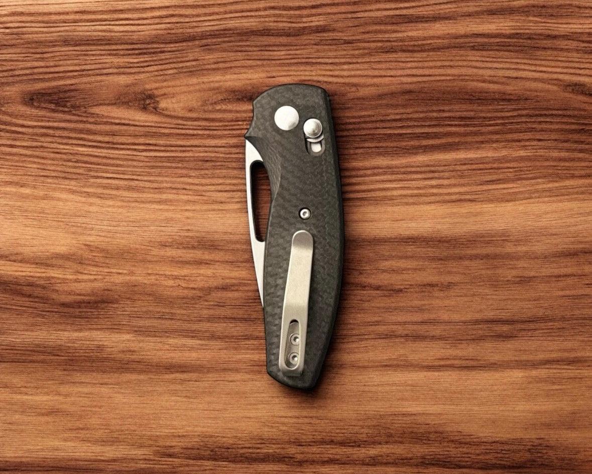 Three Rivers Mfg.-Three Rivers Mfg. (TRM) Bulldog Rev B - CARBON FIBER 3D CONTOURED SMOOTH Handles - 20CV Blade-Urban Cutlery