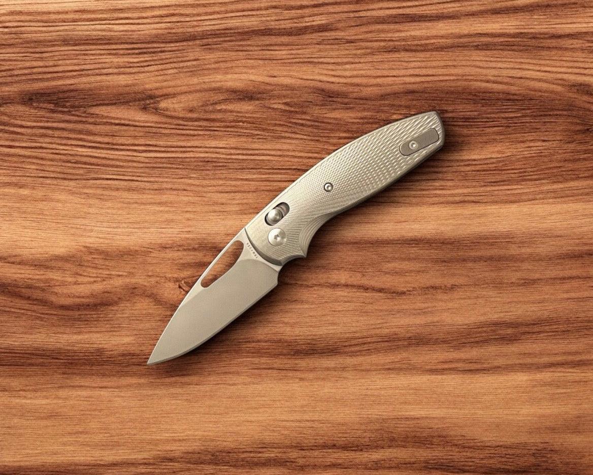 Three Rivers Mfg.-Three Rivers Mfg. (TRM) Bulldog Rev B - TITANIUM 3D Contoured LIZARD SKIN Handles - 20CV Blade-Urban Cutlery