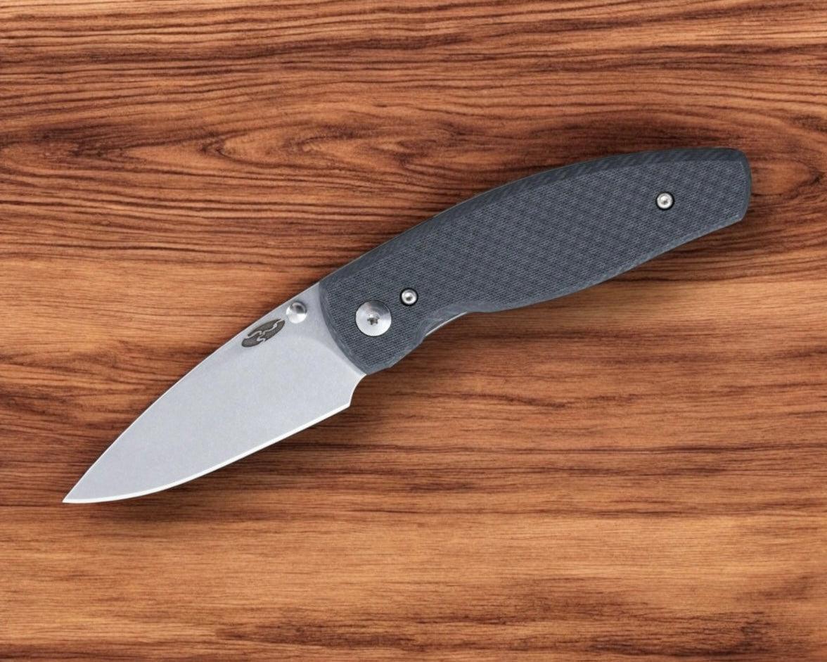 Three Rivers Mfg.-Three Rivers Mfg. (TRM) Neutron 2 FRAME LOCK - CARBON FIBER TEXTURED Handles - Magnacut Blade-2-Urban Cutlery