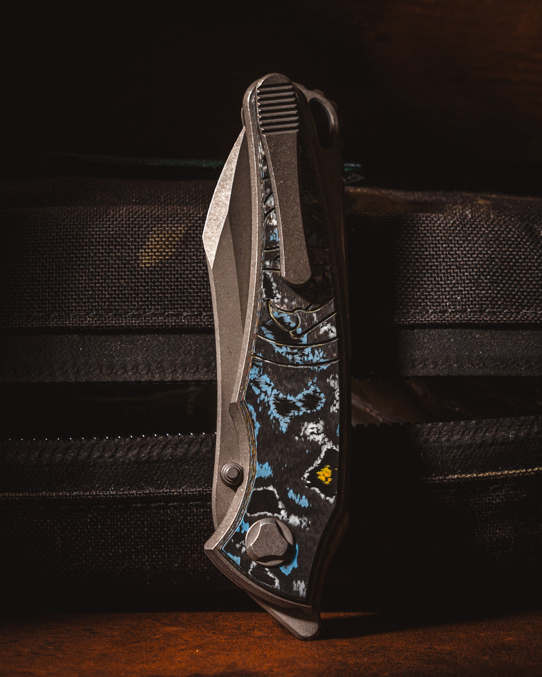 Hawk Knives Talon - Gulf Camo CamoCarbon Handle Inlay - Tumbled M390 Blade