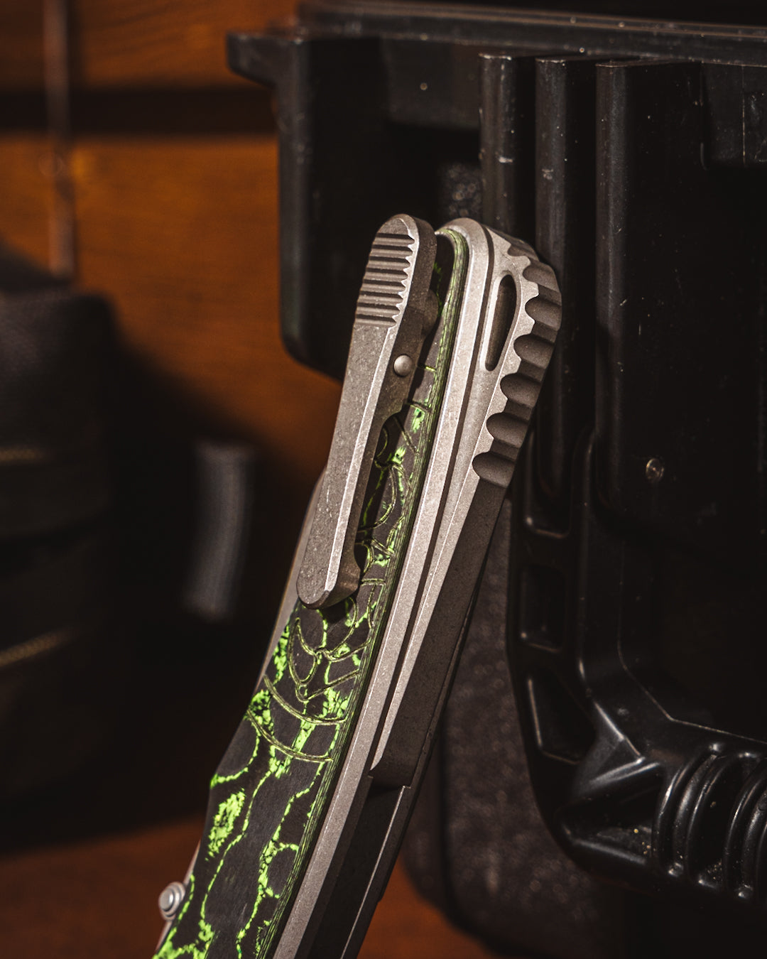 Hawk Knives Talon - Toxic Moss CamoCarbon Handle Inlay - Tumbled M390 Blade