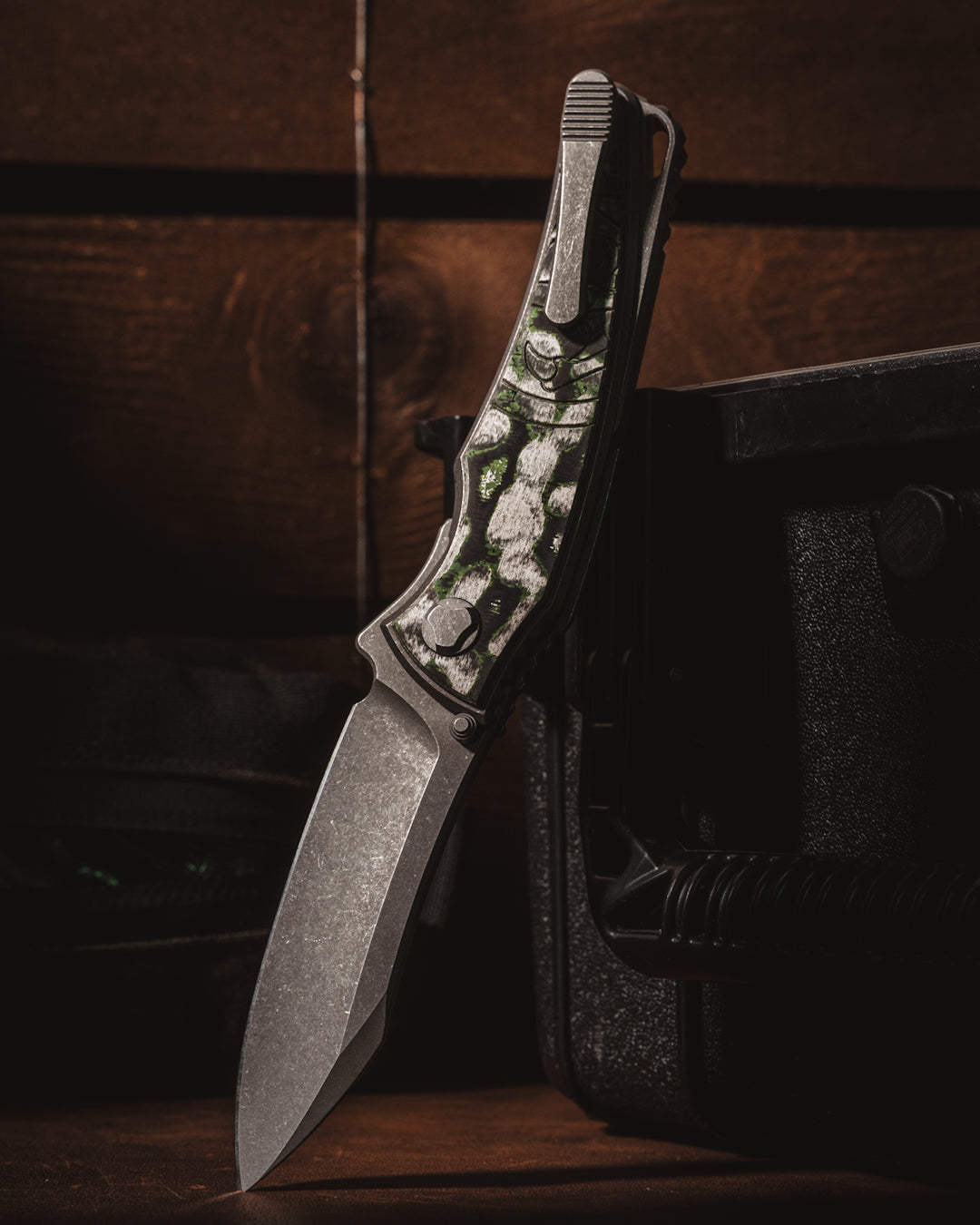 Hawk Knives Talon - Toxic Moss CamoCarbon Handle Inlay - Tumbled M390 Blade