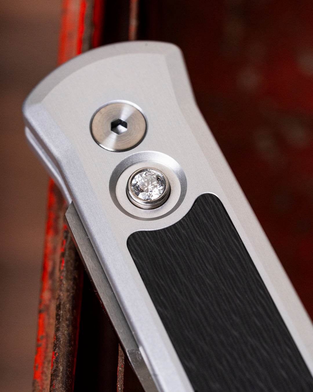 UC_NYC_Exclusive-2025 Godson 7210-Silver Crosscut 20CV AUTO - UC Diamond Exclusive 1/1-1-Urban Cutlery