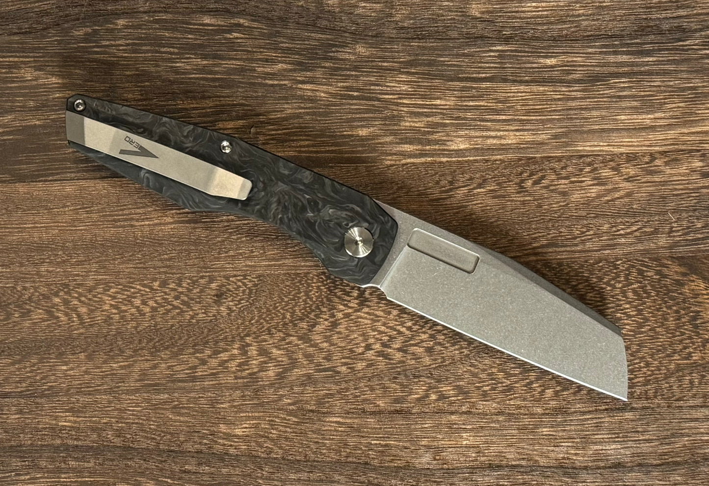 Vero Engineering-Vero Engineering Axon Liner Lock - Marbled Carbon Fiber Handle - Stonewashed Blade-2-Urban Cutlery