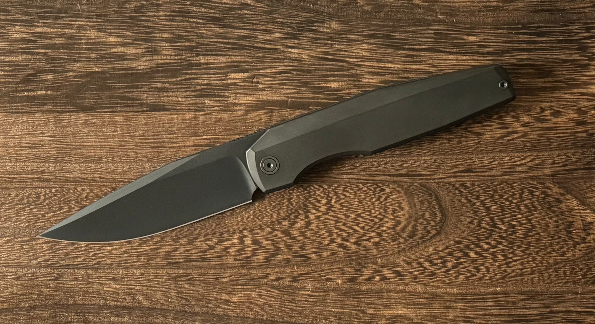 Vero Engineering-Vero Engineering Lux - Black Titanium Handle - DLC Blade-1-Urban Cutlery